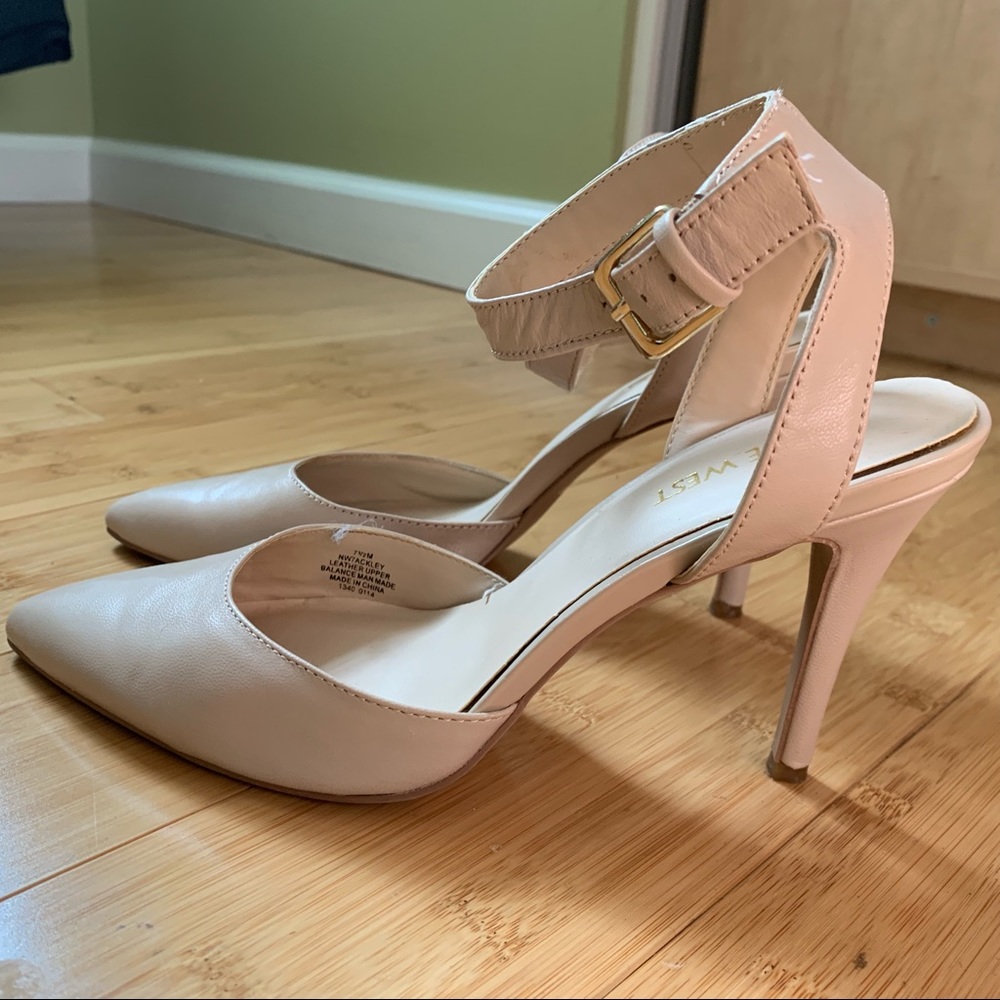 Nine West nude heels size 7.5